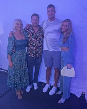 Cole Hauser Instagram - A bit stiff, but still got soft hands 😂 amazing weekend with the family! Great meeting @tombrady @gronk two of the very best as people first! And as football players 2nd. @cynhauser
