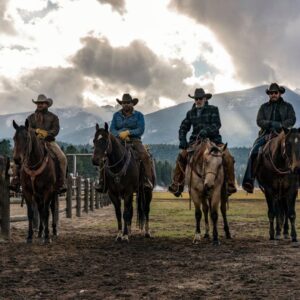 Cole Hauser Instagram - It all goes down tonight! @mzkellyreilly @yellowstone @paramountnetwork enjoy!