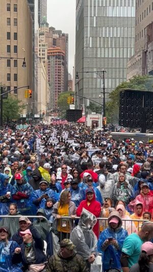 Cole Hauser Instagram - This is moment in New York that will be forever etched in my mind. A community, a city, a state and a country all together as one. Let this be a reminder, to look out for one another. It’s a lot easier to care, then to hate 🇺🇸