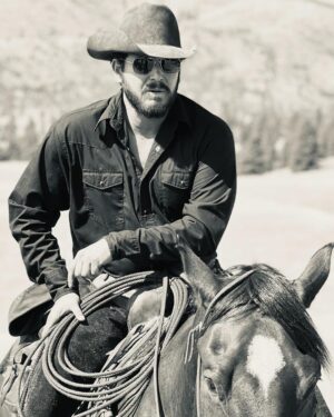 Cole Hauser Instagram - Weekend workin… no rest for the wicked! @yellowstone S5