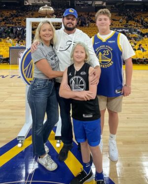 Cole Hauser Instagram - Amazing night with fam @warriors championship gm. Off to Boston for a 4th title @cynhauser @colthauser_ ❤️