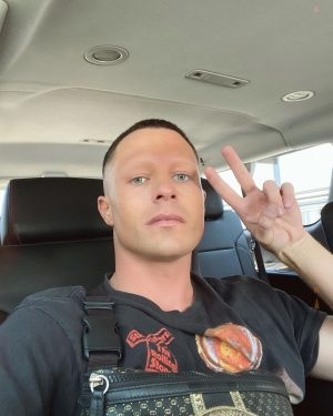 Colton Haynes Instagram - Hey besties!  I had an epic day!  Bye besties!