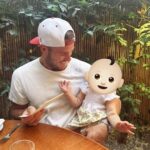 Colton Underwood Instagram - it’s not our baby, but i promise you she’s cute under this face 😍👶🏼