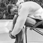Colton Underwood Instagram - happy Friday. here is a series of me sitting in a chair 😏🤍