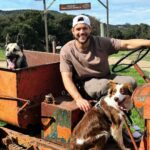 Colton Underwood Instagram - Ice cream, saunas, podcasting, speaking, farm life and friends 🤎🤞🏼also, how is February over already?!