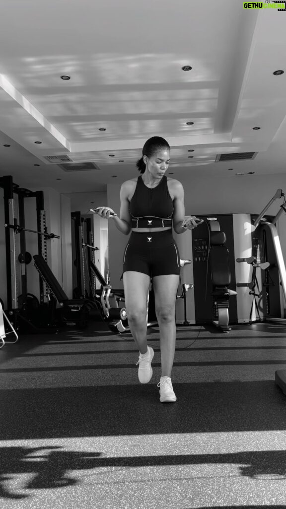 Connie Ferguson Instagram - This is 53!😬 5 + 3 = 8 #infinityandbeyond❤️ #spirit #iconniecfit #spiritmindbodyhealth❤️ Speed challenge! Dammit this was hard!🙆🏽‍♀️😂 First try. Will keep practicing. My target is to do a combo the length of the song!😳 Watch this space!😉😬❤️ #iconniecfit #spiritmindbodyhealth❤️