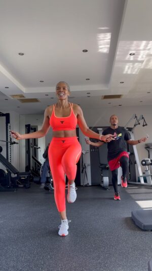 Connie Ferguson Instagram - Happy #fitfriday💪🏾❤️ 

Hayi today was not make sure!😂😂😂
We haven’t skipped in a minute so getting through this routine after 2000 skips was a huge achievement!😬 Never mind the last two skips at the end!😂 @axoli_m you’re keeping up nicely nana. Proud of you!😬👊🏾💪🏾❤️

#iconniecfit
#mindbodyspirithealth❤️