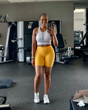 Connie Ferguson Instagram - New reel up on @iconniecfit 💪🏾

Happy #winnersday CHAMPS!👊🏾❤️

#iconniecfit
#mindbodyspirithealth❤️