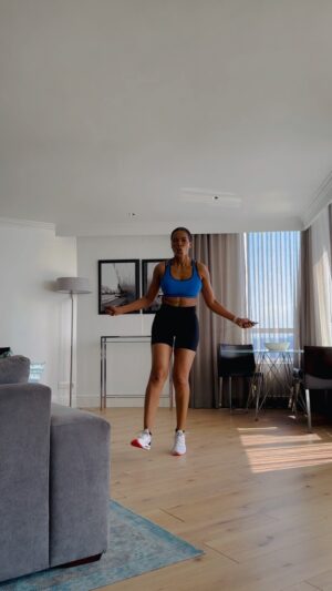 Connie Ferguson Instagram - Yesssessss! I did it!!!🤣🤣🤣🙌🏾❤️

This is way harder than it looks at this pace! Note how I slow down towards the end!😂 It was CHAI!🙆🏽‍♀️ But I did it!💪🏾💪🏾💪🏾❤️

Happy #skippingsaturday folks! How are we doing?😬❤️

#fancyfootwork 

#iconniecfit
#fitisthenewcool
#strongisthenewsexy
#mindbodyspirithealth❤️