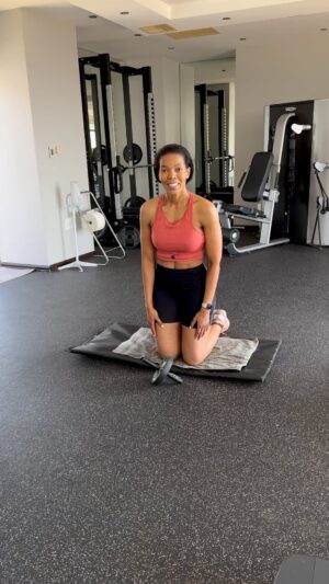 Connie Ferguson Instagram - I haven’t don’t the ab-roller in a while! Tomorrow I won’t be able to laugh or sneeze!🤣🙆🏽‍♀️😫 Cry with me!😭😭😭🤣💪🏾❤️

#iconniecfit
#mindbodyspirithealth❤️ 

🎥 @ali.ferguson_