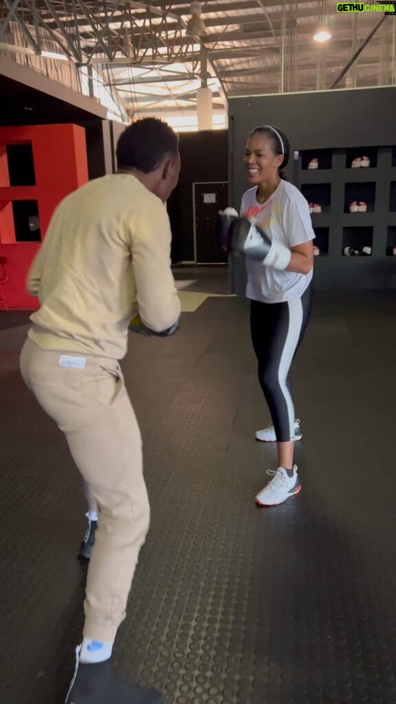 Connie Ferguson Instagram - “To be a champion, you have to see the big picture. It’s not about winning or losing; it’s about everyday hard work, and about thriving on a challenge. It’s about embracing the pain that you’ll experience at the end of a race and not being afraid.” ~ unknown #iconniecfit #boxingqueen #mindbodyspirithealth❤️