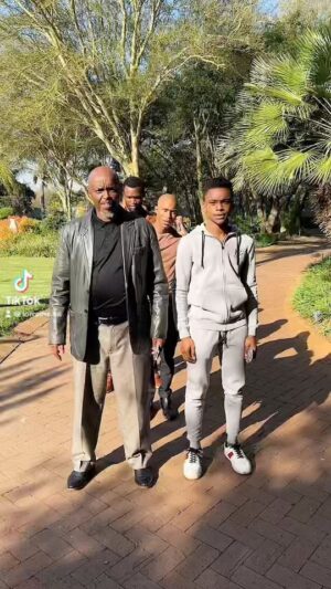 Connie Ferguson Instagram - Areng “Madiba” mo baneng!😂 Love my children and their uncle! Offscreen of course!😂❤️

#thequeenmzansi 
#thekhozawayornoway

Happy Saturday folks!🥰