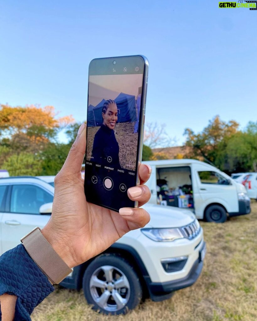 Connie Ferguson Instagram - I just received my legendary #HuaweiP50 and I have to say that its excellent camera, LED screen and portability has exceeded my expectations.🙌🏾❤️ Buy yours now and experience the ultimate camera phone that celebrates legends.😇 Buy yours today! https://bit.ly/3xKRgUl #CelebratingLegendsWithHUAWEIP50