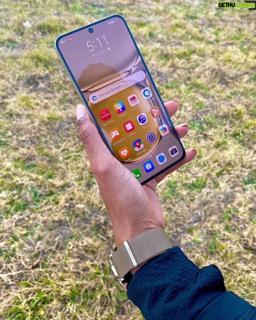 Connie Ferguson Instagram - I just received my legendary #HuaweiP50 and I have to say that its excellent camera, LED screen and portability has exceeded my expectations.🙌🏾❤️ Buy yours now and experience the ultimate camera phone that celebrates legends.😇 Buy yours today! https://bit.ly/3xKRgUl #CelebratingLegendsWithHUAWEIP50