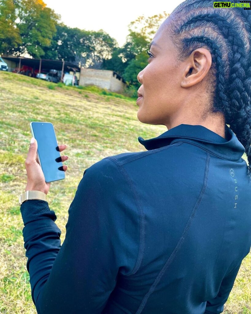 Connie Ferguson Instagram - I just received my legendary #HuaweiP50 and I have to say that its excellent camera, LED screen and portability has exceeded my expectations.🙌🏾❤️ Buy yours now and experience the ultimate camera phone that celebrates legends.😇 Buy yours today! https://bit.ly/3xKRgUl #CelebratingLegendsWithHUAWEIP50