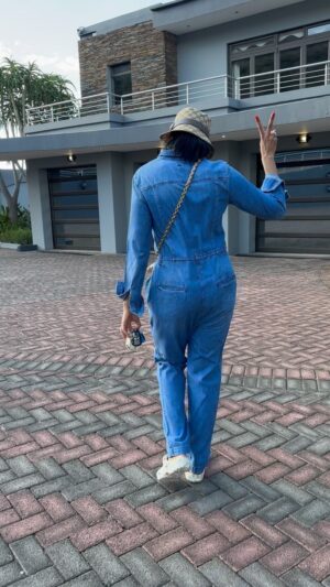 Connie Ferguson Instagram - Stepping into Monday like I GOT THIS!😬 Tjovitjo!🤙🏾❤️ Get yours!👊🏾❤️