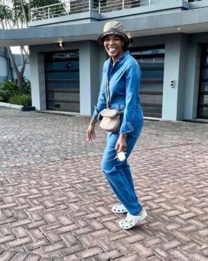 Connie Ferguson Instagram - It’s a Sunday innit? Blessings on blessings Fam.😇🙏🏾❤️