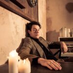 Connor Swindells Instagram - @connor_swindells made his name in Sex Education – and now he's taking on the SAS. One of the industry's good guys talks to @squaremile_com about fame, masculinity and his drive to do his late mother proud. Read the full interview on Square Mile's site. . Photographer: @lee_malone_photography Styling: @markanthonystylist Styling Assistant: @cassiacadan Grooming: @nadiaaltinbas using @sammcknighthair and @jonesroadbeauty Location: @thewhitehorsemayfair Interview by: @mollycodyre Mayfair London