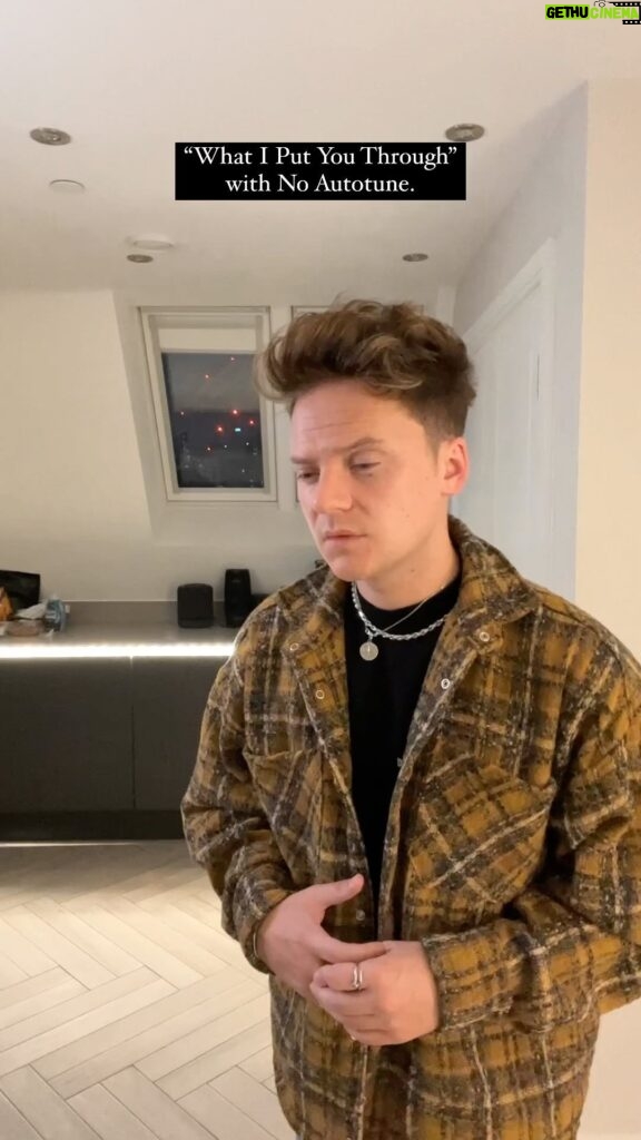 Conor Maynard Instagram - For everyone writing “aUtOtUnE” under my posts 🥴