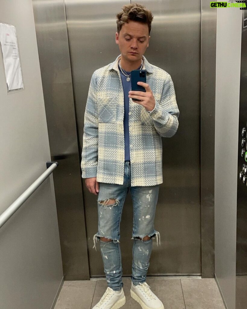 Conor Maynard Instagram - oh hey didnt see ya there
