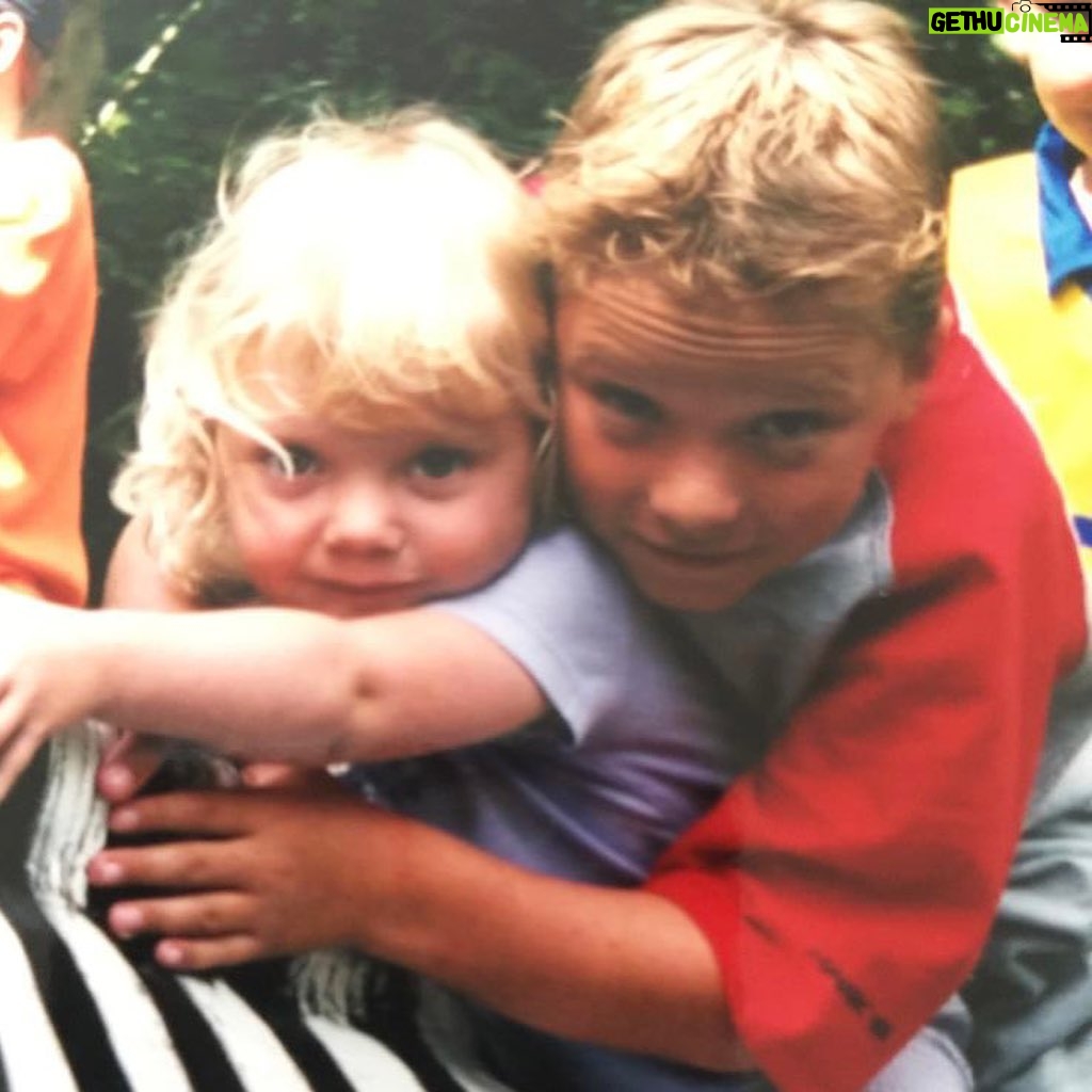 Conor Maynard Instagram - Happy Birthday to the most wonderful younger sister an older brother could ask for. It’s been amazing watching you grow from my baby sister into the beautiful, smart young woman you’ve become. You’re insanely talented and I know it’s getting pretty close to the moment you steal my whole career so please take me with you when you’re a huge star. Love you lots ❤️ @annamaynard99