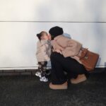 Coralie Porrovecchio Instagram - 730 jours sont passés… Aujourd’hui tu as deux ans, deux ans que ton petit cœur nous remplit d’amour et de joie . Que tes pleurs se transforment en cris de joie mais que ton sourire ne change pas . Je ne laisserai jamais personne te faire du mal et je te donnerai le monde car tu le mérites . Continue à être ce merveilleux petit être et tu accompliras tout ce dont tu rêves avec maman et papa à tes côtés . Je t’aime mon étoile et sache que je ne te lâcherais jamais la main 🤍 Joyeux anniversaire Kingsley