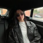 Coralie Porrovecchio Instagram - Quand j’essaie de me prendre pour une star mais que j’ai Leeroy qui me rappelle que je suis une maman et que je dois m’occuper de lui 😂