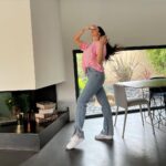 Coralie Porrovecchio Instagram - Ma tenue d'aujourd'hui avec la marque SHEIN 🌸 Profitez des promos jusqu'à -80% !!! @sheinfrance_ Une OFFRE exclusive pour l'été : -30% pour les maillots de bain et les robes le 05/05 et 06/05, c'est génial ! Profitez du reste des articles avec mon code promo : 22coralie pour -15% supplémentaire sans minimum d'achats #sheinfrenchdays @agenceweevents