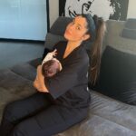 Coralie Porrovecchio Instagram - Merci 2022 !🤍🎆 Je laisse derrière moi une année remplie d’émotions, la naissance de Kingsley, les deux ans de Leeroy, un déménagement, 27 ans, une demande en mariage … et pleins d’autres belles choses ☺️ Merci la vie de nous avoir accordé une si belle année, pleins de rebondissements, pleines de nouvelles aventures 😍 En route pour 2023 avec de nouvelles ambitions, de nouveaux projets et objectifs 👍🏻🫱🏼‍🫲🏽🎉🤍