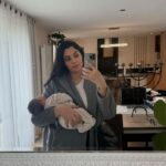 Coralie Porrovecchio Instagram - Dump du mois 💖🌸 1. Sleylee 1 semaine 2. ⁠Le retour de mes monstres préférés 3. ⁠Ma princesse qui grandit 4. Mes amours 5. Sleylee amoureuse des bras de sa mère 6. ⁠Leeroy et sa meilleure amie 7. ⁠ ⁠Régime régime régime