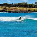 Cristián Riquelme Instagram - Un estilo de vida, una disciplina, un deporte familiar, y cada vez que vengo a #rapanui trato de surfiar. Hoy, después de muchos años tengo el honor surfear con @utiaraki surfista local de olas grandes, quirn me prestó su tabla y compartimos con su familia! Nada más sano que surfiar, estar en contacto con el mar en su estado más dinámico en el ante jardín de uno de los lugares más misticos del mundo! #surf #deporte #vidasana #isladepascua