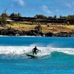 Cristián Riquelme Instagram - Un estilo de vida, una disciplina, un deporte familiar, y cada vez que vengo a #rapanui trato de surfiar. Hoy, después de muchos años tengo el honor surfear con @utiaraki surfista local de olas grandes, quirn me prestó su tabla y compartimos con su familia! Nada más sano que surfiar, estar en contacto con el mar en su estado más dinámico en el ante jardín de uno de los lugares más misticos del mundo! #surf #deporte #vidasana #isladepascua
