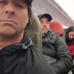 Cristián Riquelme Instagram - Todo comienza a las 2 AM con el despertador. El resto es movimiento, taxi, avión van, ferri, van ,ferri, van, lancha, caminata.... #tv #chile #islasdechile