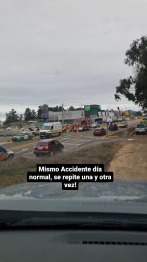 Cristián Riquelme Instagram - Mismo Accidente , insisto, se repite una y otra vez! 
@munipuchuncavi @gobiernodechile @mop_cl 
Ruta F30E Puchuncaví- Maitencillo. Acceso sur  impresentable.