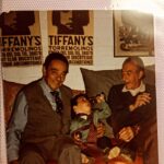 Cristián Riquelme Instagram - "Crianza en el 79" Foto retrato de mis abuelos en un Chile donde se fumaba en todas partes y los abuelos te daban el concho del tinto. Comprenderán que después de esta crianza, el covid ni osó en entrar en mi organismo. Anécdotas de crianzas de niños? Los leo.