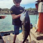 Cristián Riquelme Instagram - 60 kilos de alimento, proveniente de las aguas más limpias del mundo y sustento de muchas familias en #Rapanui 📸 @michel_gavilan