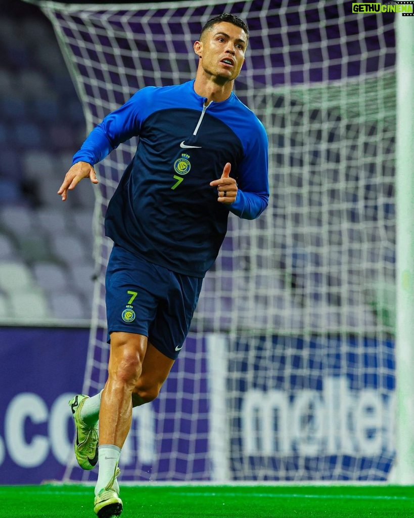 Cristiano Ronaldo Instagram - Ready for tomorrow 💪