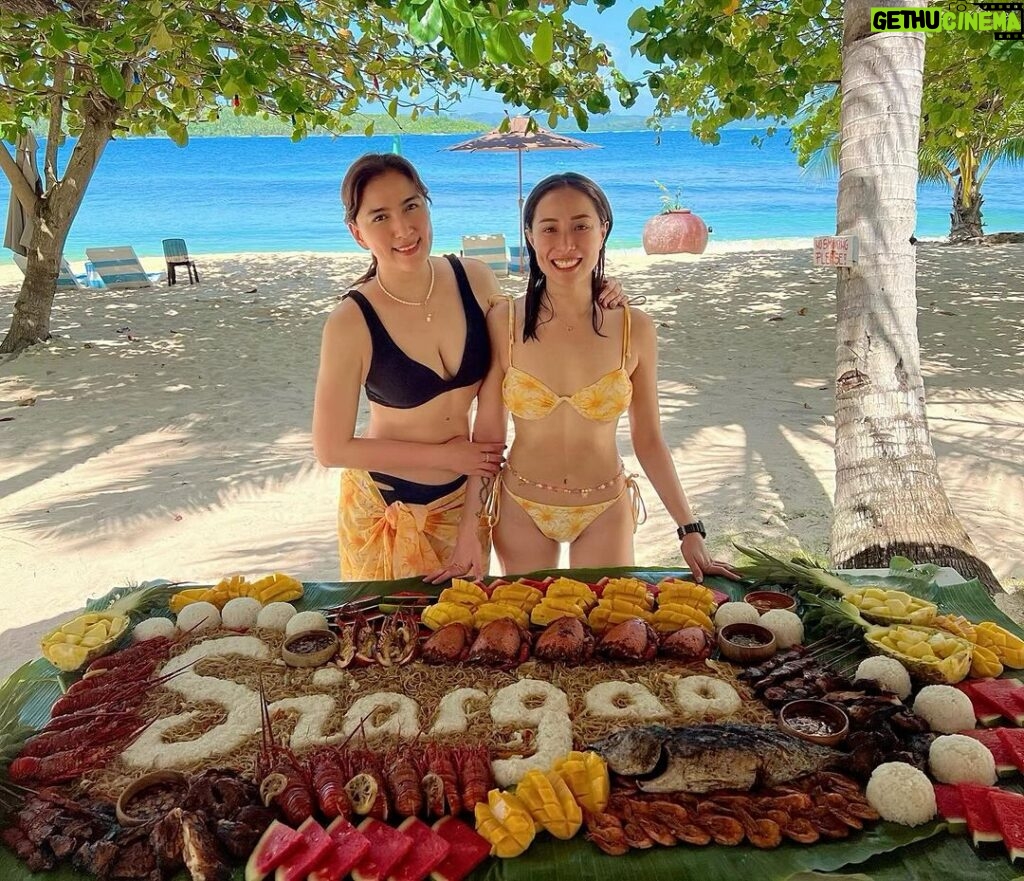 Cristine Reyes Instagram - Cheers to a remarkable sister turning 35. Happy birthday, Aa! Ate and your Kuya Dave are always by your side. We love you!❤️❤️❤️ My 👙 @oceansph Pearl necklace @name.s_collections #AraMina #CristineReyes #AraMinaTravels #AraMinaFamilia #Siargao #sisters