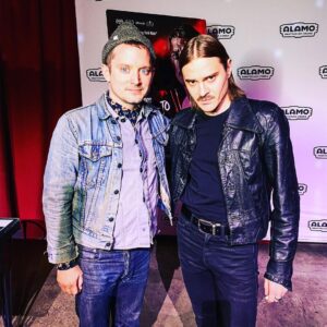 Илья Прусикин Instagram - Сходили на премьеру фильма «Иди к папочке» (Come To Daddy) в LA, поздравили Элайджа Вуда с премьерой нового фильма. 
Attended the Come to Daddy movie premiere in LA. Thanks Elijah Wood!
#cometodaddymovie
