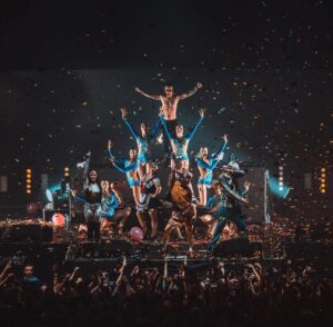 Илья Прусикин Instagram - Тур #littlebig подошёл к концу! Спасибо всем кто рейвился вместе с нами. Это были лучшие концерты в моей жизни! Я безмерно благодарен каждому из вас за эту бешеную энергию и атмосферу! Люблю вас искренне!!!
