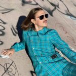 Илья Прусикин Instagram - Рассказываю как все было: гулял я по пустыне (искал воду), ни кого не трогал. Тут исподтишка меня начала снимать @alina_pasok . Я этого не знал и был в домашнем, но получилась отличная фотосессия (все самое лучшее получается случайно). Надеюсь теперь @gucci признает меня самым сексуальным мужчиной в мире и возьмёт к себе в кампейн.