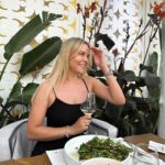 Dagi Bee Instagram - zu vino sag ich nie no 🍷✨ Schreibt mir eure billigsten Alkohol related Sprüche - weil dann macht das Leben wieder einen Gin 🫠 Crete, Greece