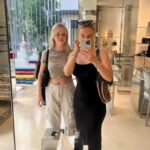 Dagi Bee Instagram - About week 25 of the year 🌸✨💕 1. Finale Brille, die ich dank eurer Abstimmung behalte 🤌🏼 2. Nelio hat Kreidemalderei für sich entdeckt 🧑🏼‍🎨 3. There are always two types of sisters @lenimariee ✨ 4. Hochzeitstag Blumis 🌸 5. Hochzeitstag Dinner 🤌🏼 6. Restroom selfies 4ever 7. good drinks, good times 8. fresh hair für den Sommer 🫶🏼 9. Düsseldorf ist auch einfach ein vibe abends ✨ 10. happy me 💕