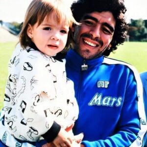 Dalma Maradona Instagram - Y a vos te deseo un feliz día, todo el amor del mundo y que puedas abrir los ojos ❤️