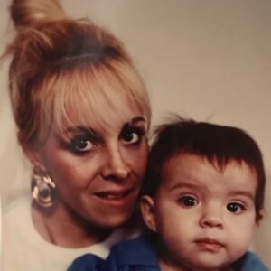 Dalma Maradona Instagram - Feliz día mamuchas de las que aprendo todos los días! ❤️Gracias por acompañarme en este camino de ser mamá! LAS AMO