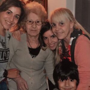 Dalma Maradona Instagram - Feliz día mamuchas de las que aprendo todos los días! ❤️Gracias por acompañarme en este camino de ser mamá! LAS AMO
