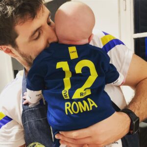 Dalma Maradona Instagram - Hijita hermosa:
no entendes el papa potro e increíble que tenes! Feliz día mi amor! Gracias por esta familia! Te amamos! 💛👨‍👩‍👧💙