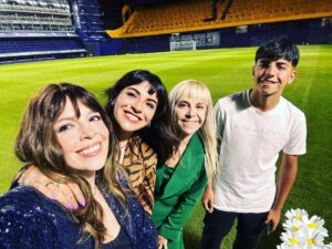 Dalma Maradona Instagram - LOS AMO PARA SIEMPRE! Gracias por estar, bancar y acompañar! 💙🌼💙
