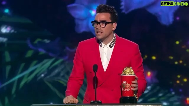 Dan Levy Instagram - 🤘🏼🍿😘 MTV Movie Awards