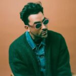 Dan Levy Instagram – I love these new frames. The entire collection is now on sale for a limited time at @dleyewear. Hope everyone had a safe and happy long weekend.

📷 @gemmadwarren